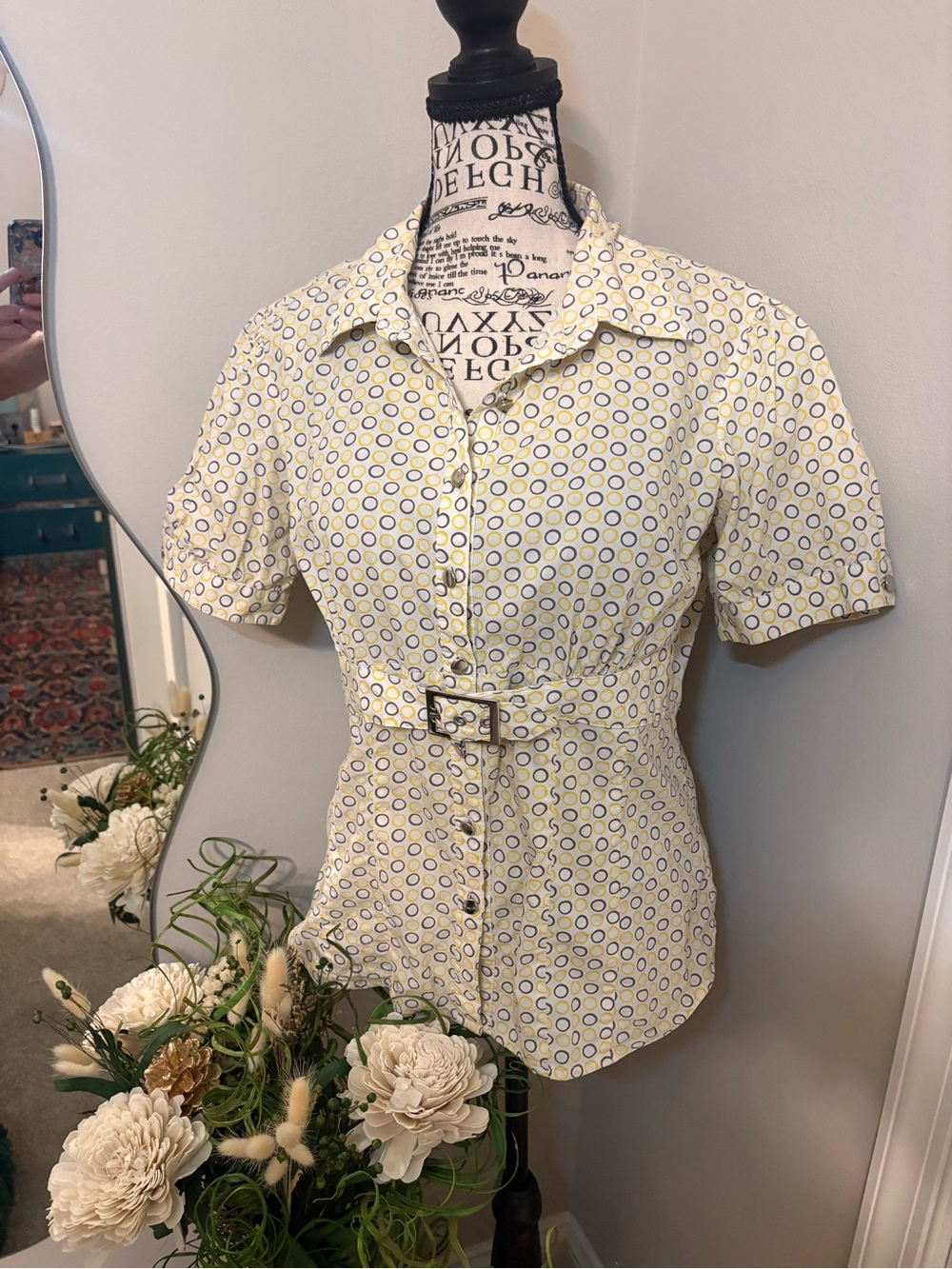 FANG Yellow Short-Sleeve Button-Down Shirt with Belt and Circle Print